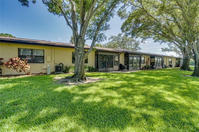1119 9TH CIRCLE SE 1119, Largo, FL 33771