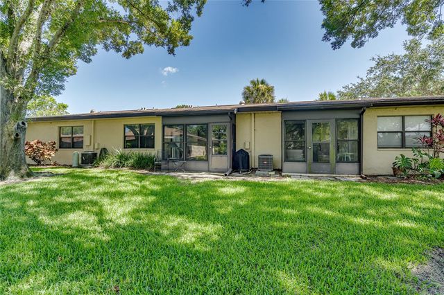 1119 9TH CIRCLE SE 1119, Largo, FL 33771