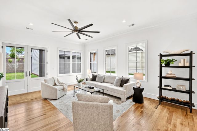 7 Crossmoor Circle, Greenville, SC 29607