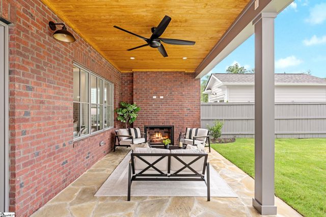 7 Crossmoor Circle, Greenville, SC 29607