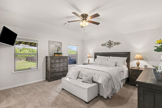 1237 Rushmore Drive, Burleson, TX 76028