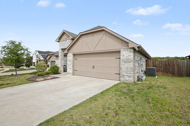 1237 Rushmore Drive, Burleson, TX 76028