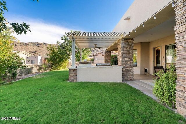 8705 S 24TH Place, Phoenix, AZ 85042