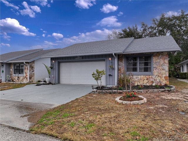 16 Golfview Court, Homosassa, FL 34446