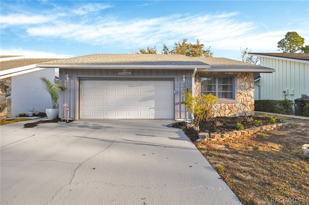 16 Golfview Court, Homosassa, FL 34446