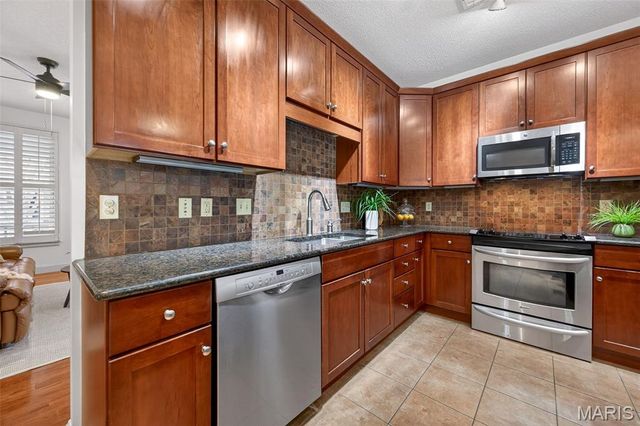 3217 E Arpent Way, St Charles, MO 63301