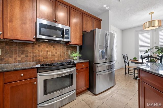 3217 E Arpent Way, St Charles, MO 63301