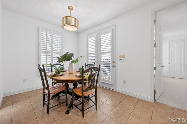 3217 E Arpent Way, St Charles, MO 63301