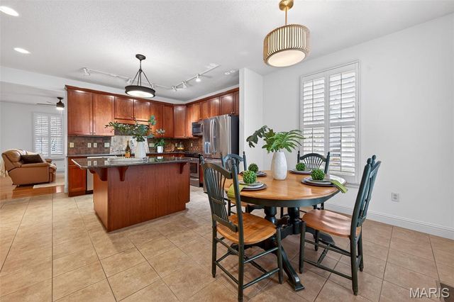 3217 E Arpent Way, St Charles, MO 63301