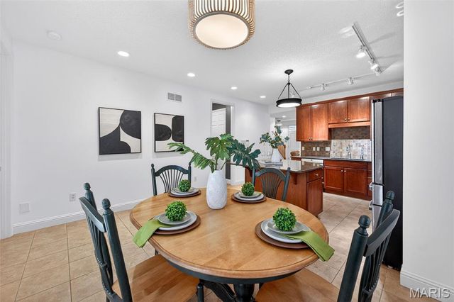 3217 E Arpent Way, St Charles, MO 63301