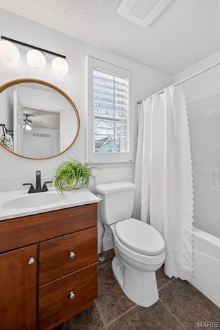 3217 E Arpent Way, St Charles, MO 63301