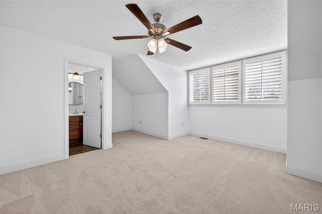 3217 E Arpent Way, St Charles, MO 63301