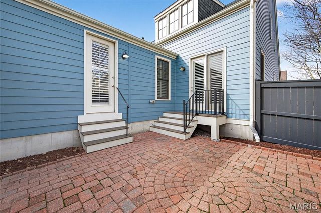 3217 E Arpent Way, St Charles, MO 63301