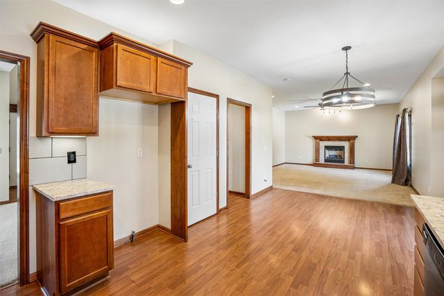 1305 Parkhill Drive, Norwalk, IA 50211