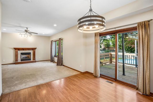 1305 Parkhill Drive, Norwalk, IA 50211