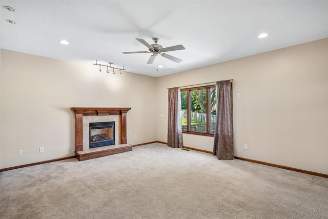 1305 Parkhill Drive, Norwalk, IA 50211