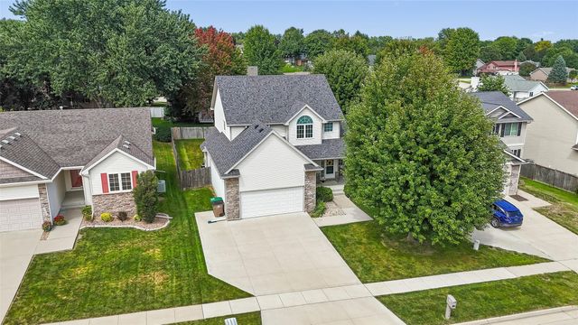1305 Parkhill Drive, Norwalk, IA 50211