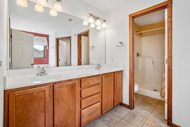 1305 Parkhill Drive, Norwalk, IA 50211