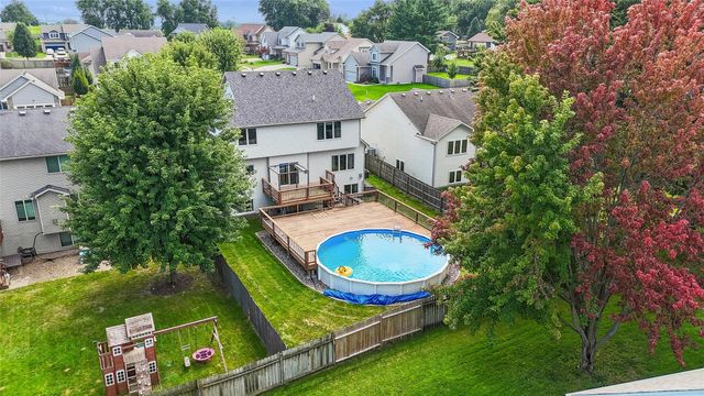1305 Parkhill Drive, Norwalk, IA 50211