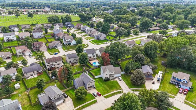 1305 Parkhill Drive, Norwalk, IA 50211