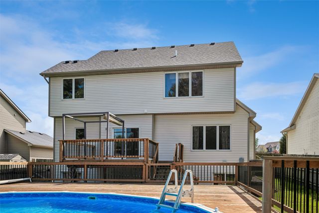 1305 Parkhill Drive, Norwalk, IA 50211
