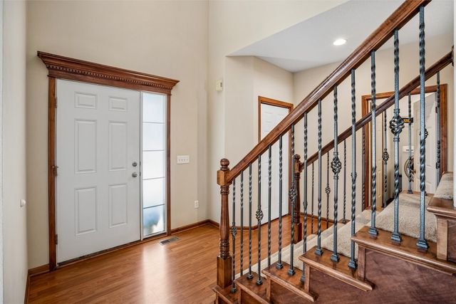 1305 Parkhill Drive, Norwalk, IA 50211
