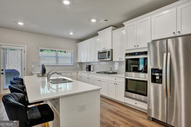 416 Traditions Lane, Hampton, GA 30228