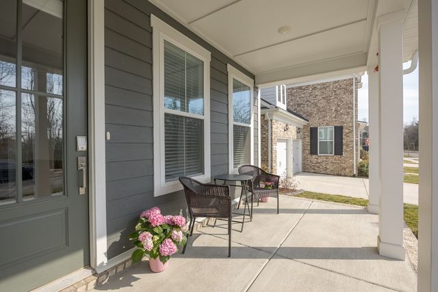 1218 Pebble Run Rd, Hendersonville, TN 37075