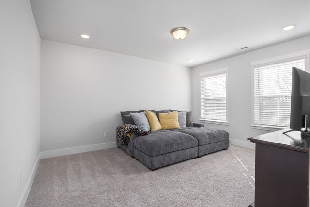 1218 Pebble Run Rd, Hendersonville, TN 37075