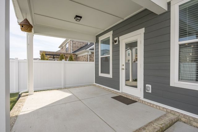 1218 Pebble Run Rd, Hendersonville, TN 37075