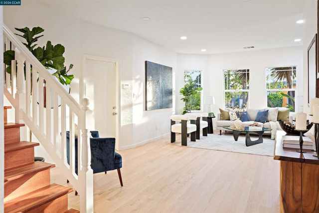 3131 Mabel St, Berkeley, CA 94702