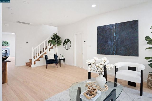 3131 Mabel St, Berkeley, CA 94702