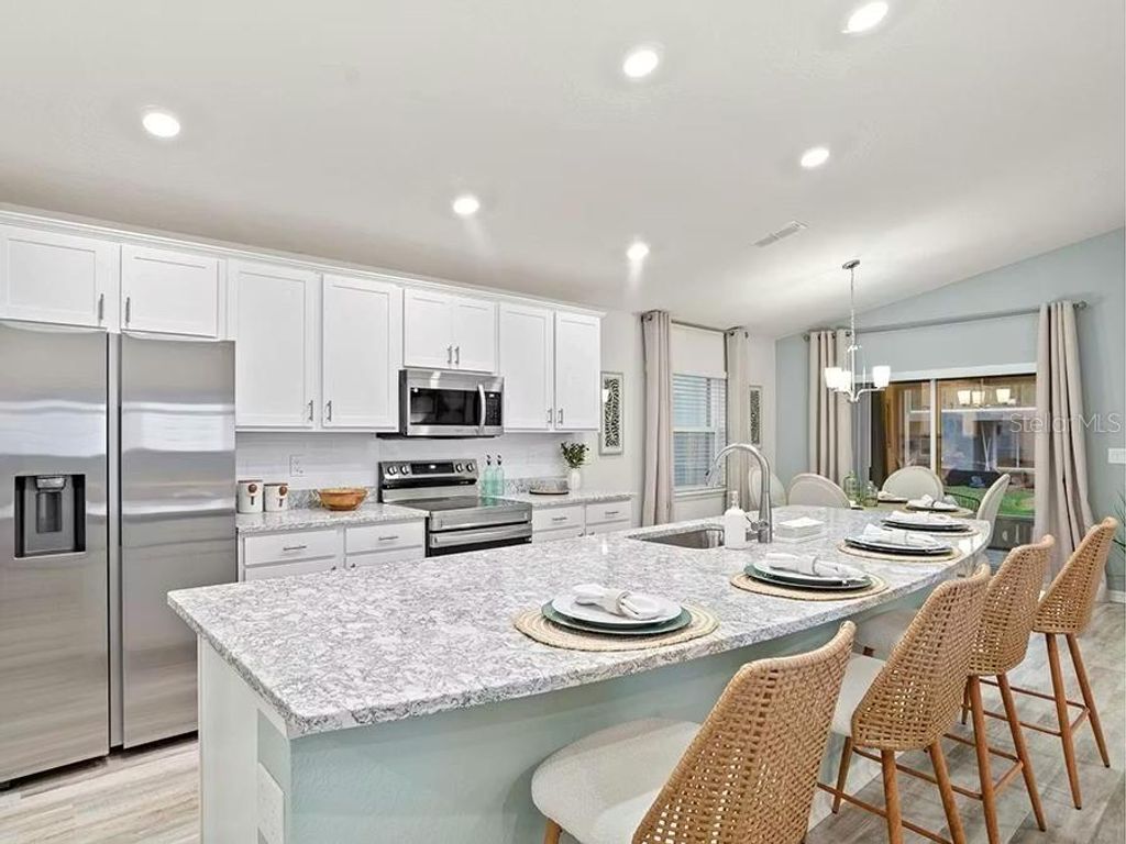 Image 5 of property listing at 1075 FOREST LAKE DRIVE, Wildwood, FL 34785