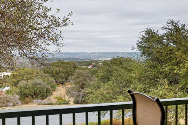 27023 Waterfall Hill PKWY, Spicewood, TX 78669