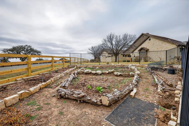 27023 Waterfall Hill PKWY, Spicewood, TX 78669