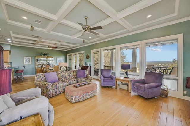 27023 Waterfall Hill PKWY, Spicewood, TX 78669