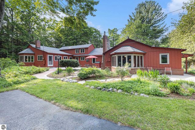 7822 W Welch Road, Empire, MI 49630