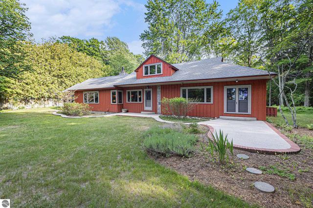 7822 W Welch Road, Empire, MI 49630