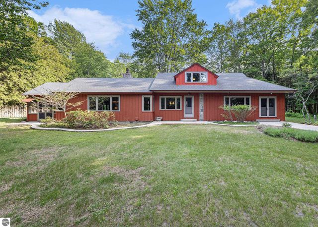 7822 W Welch Road, Empire, MI 49630