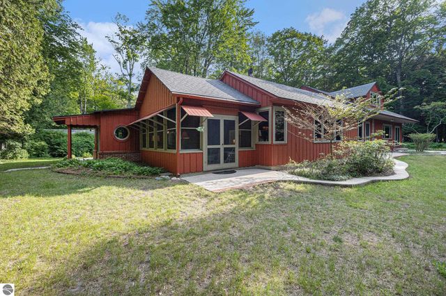 7822 W Welch Road, Empire, MI 49630