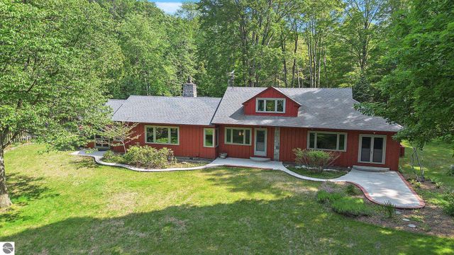 7822 W Welch Road, Empire, MI 49630