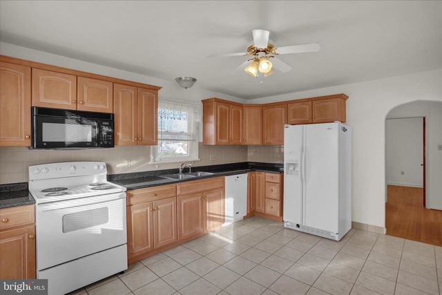 2413 READING BLVD, Reading, PA 19609