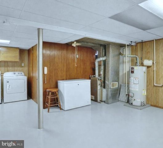 2413 READING BLVD, Reading, PA 19609