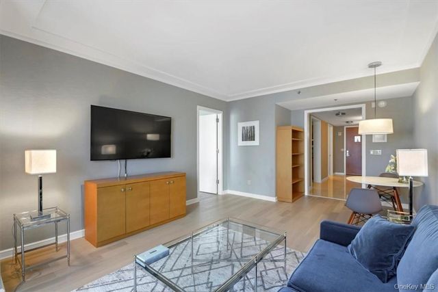 1 Renaissance Square 7B, White Plains, NY 10601