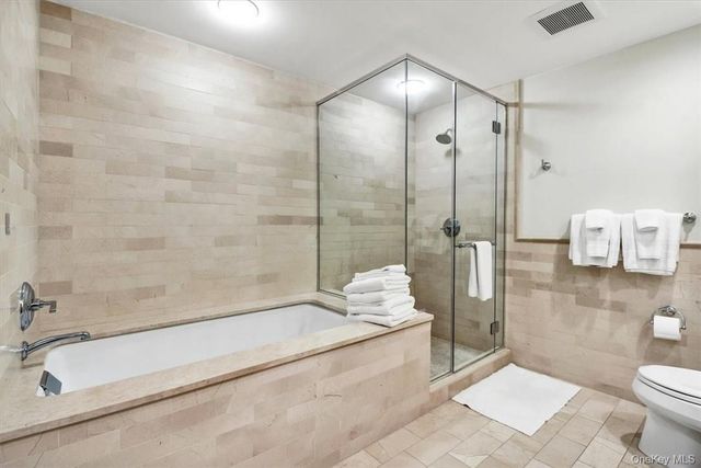 1 Renaissance Square 7B, White Plains, NY 10601