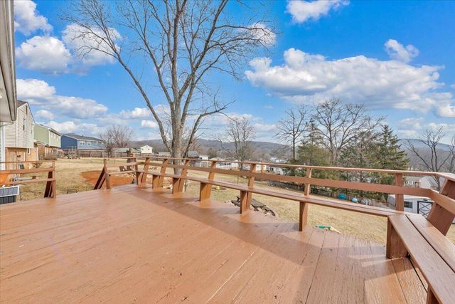 453 Crofton DR, Vinton, VA 24179