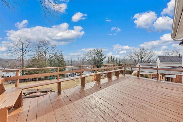 453 Crofton DR, Vinton, VA 24179