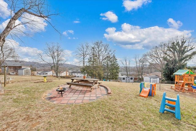 453 Crofton DR, Vinton, VA 24179
