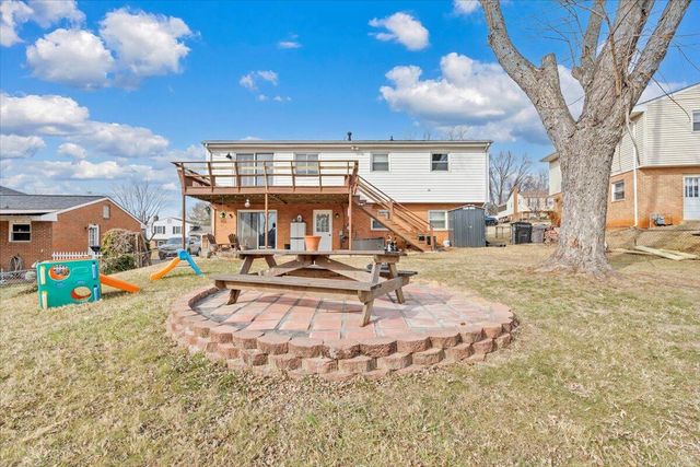 453 Crofton DR, Vinton, VA 24179