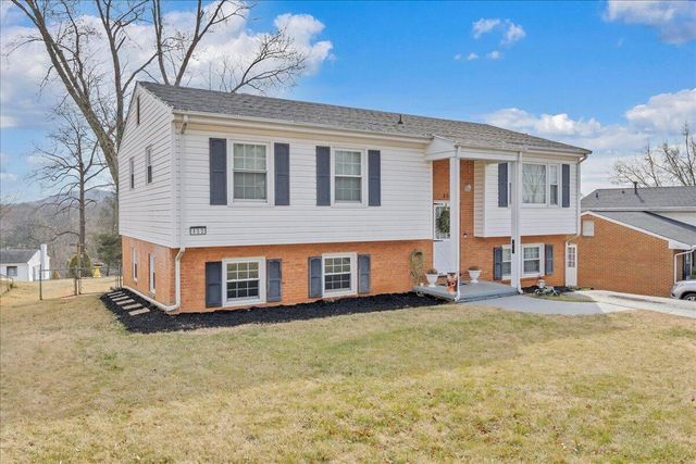 453 Crofton DR, Vinton, VA 24179